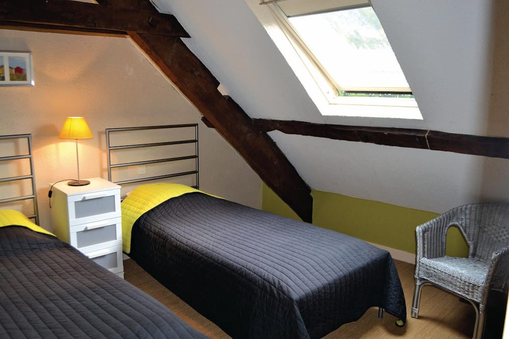 Photo of Others in Taden