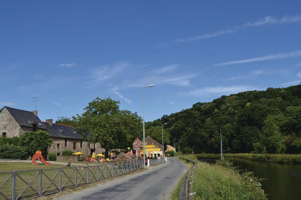 Photo of Others in Taden