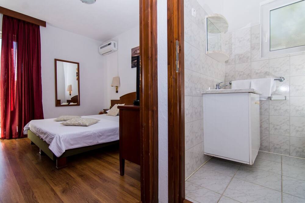 Photo of Bedroom in Okrug Donji