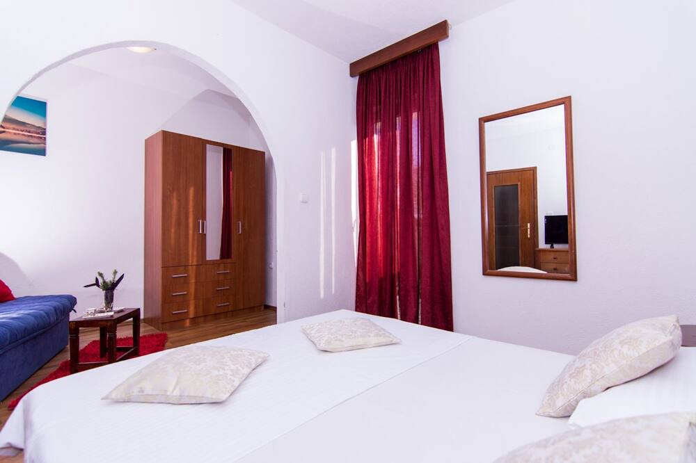 Photo of Bedroom in Okrug Donji