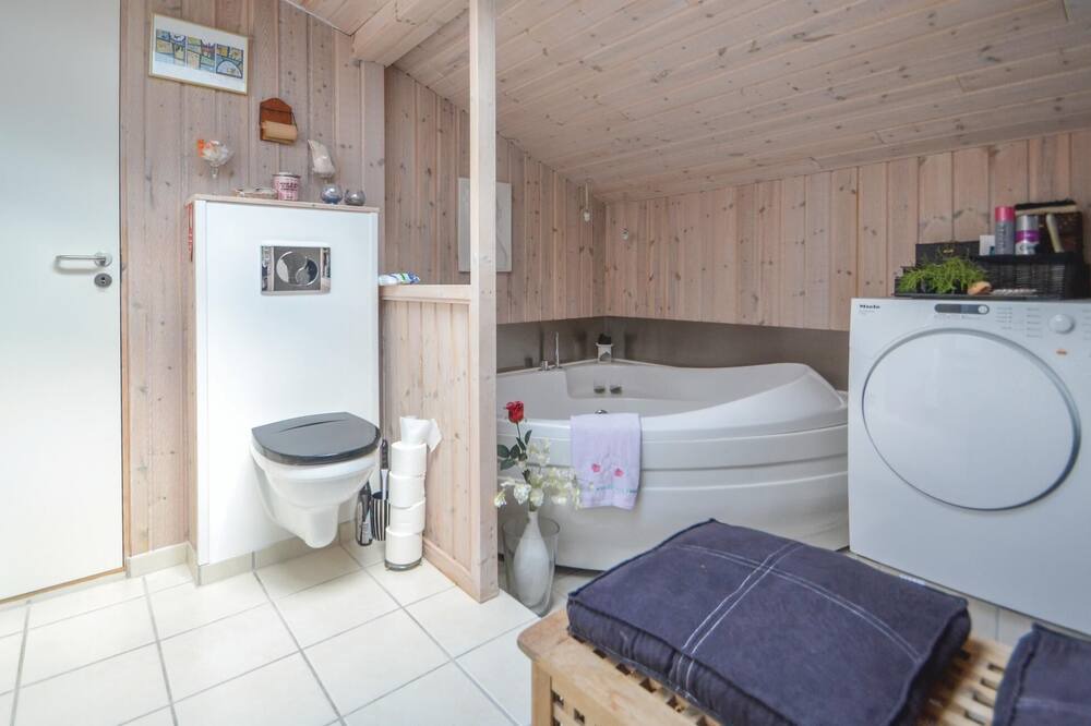 Photo of Bathroom in Hadsund