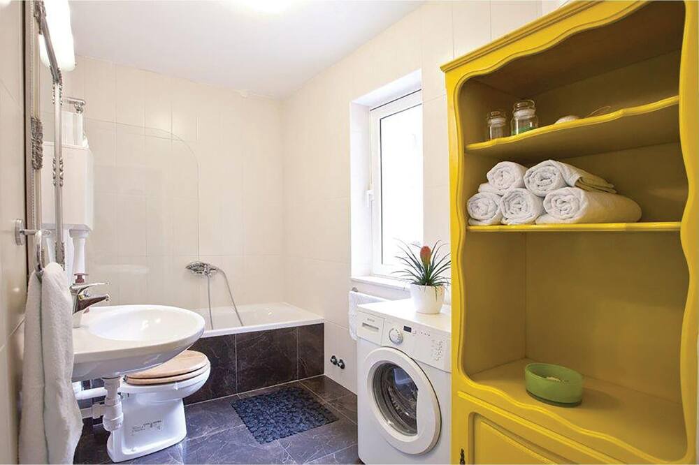 Photo of Bathroom in Gornji Kono