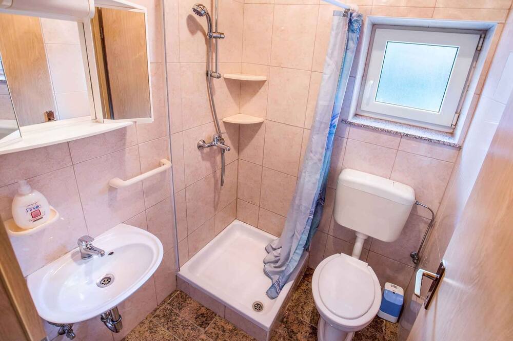 Photo of Bathroom in Bregi