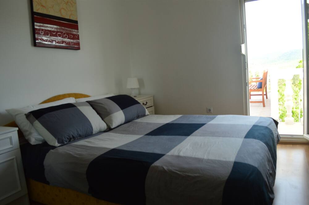 Photo of Bedroom in Neoric