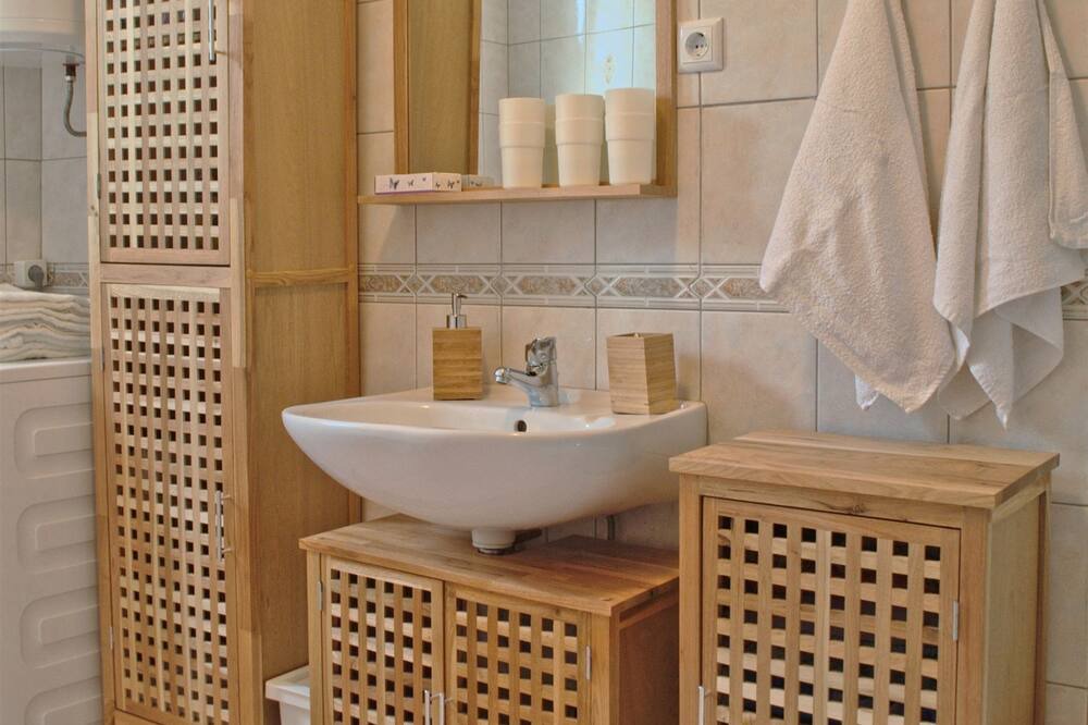 Photo of Bathroom in Neoric
