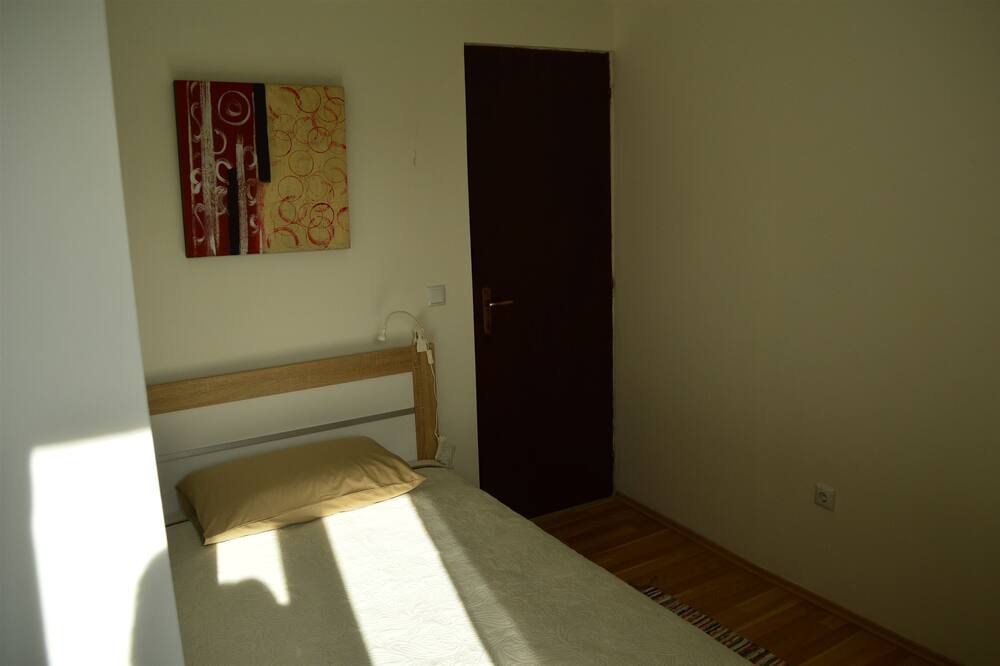 Photo of Bedroom in Neoric