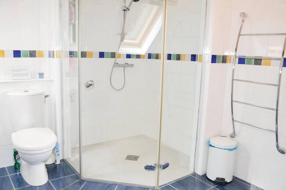 Photo of Bathroom in Montgesty