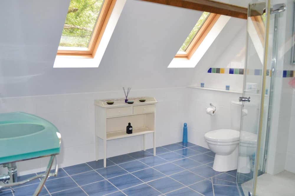 Photo of Bathroom in Montgesty