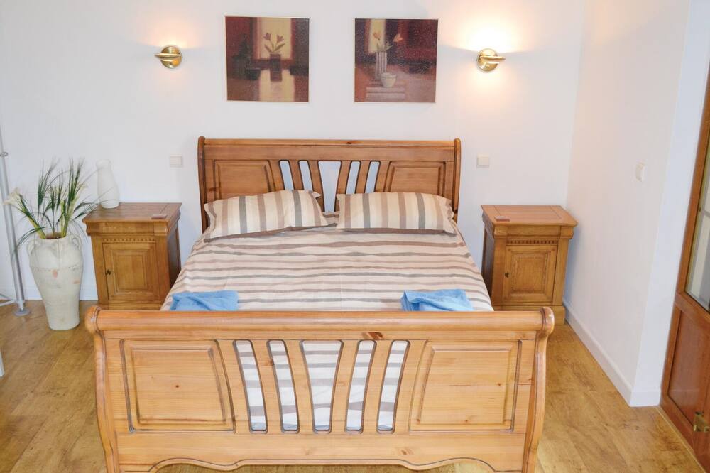 Photo of Others in Montgesty