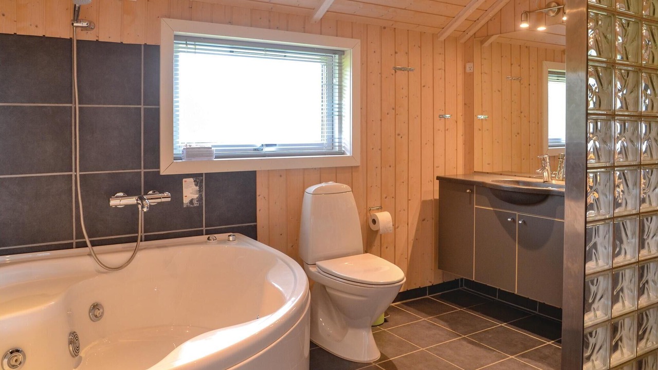 Photo of Bathroom in Hovborg