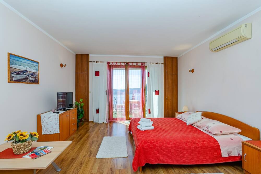 Photo of Bedroom in Orasac