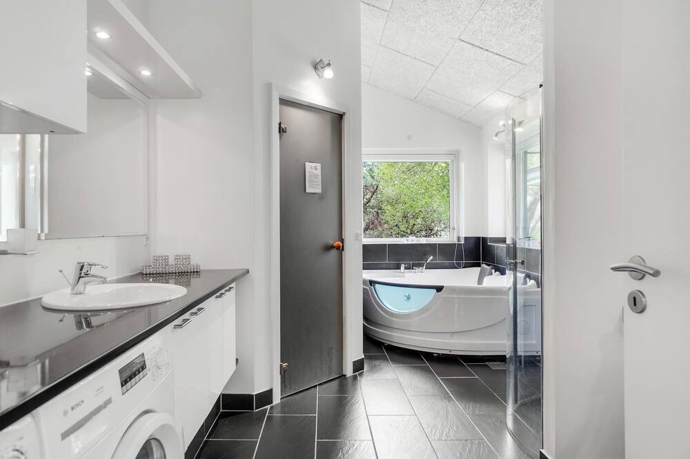 Photo of Bathroom in Hoensinge