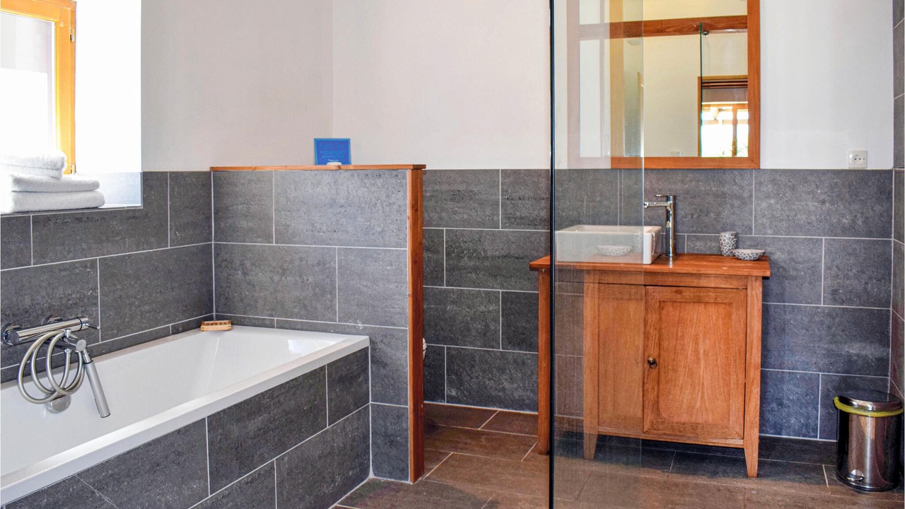 Photo of Bathroom in Tasque