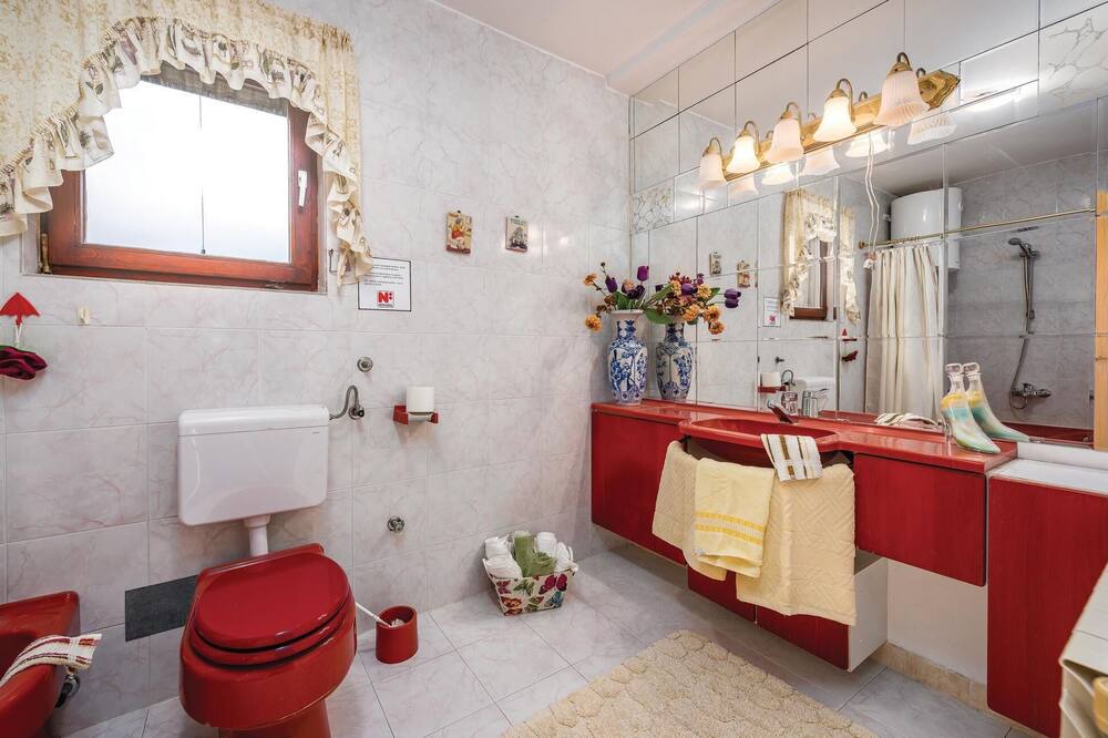 Photo of Bathroom in Rogocana