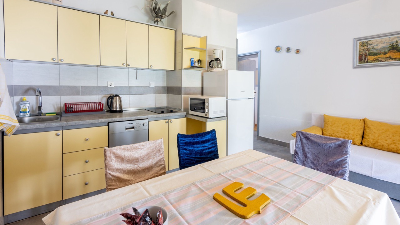 Photo of Kitchen in Batomalj