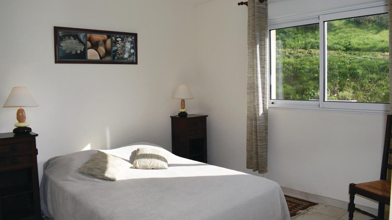 Photo of Bedroom in Saint-Michel-en-Greve
