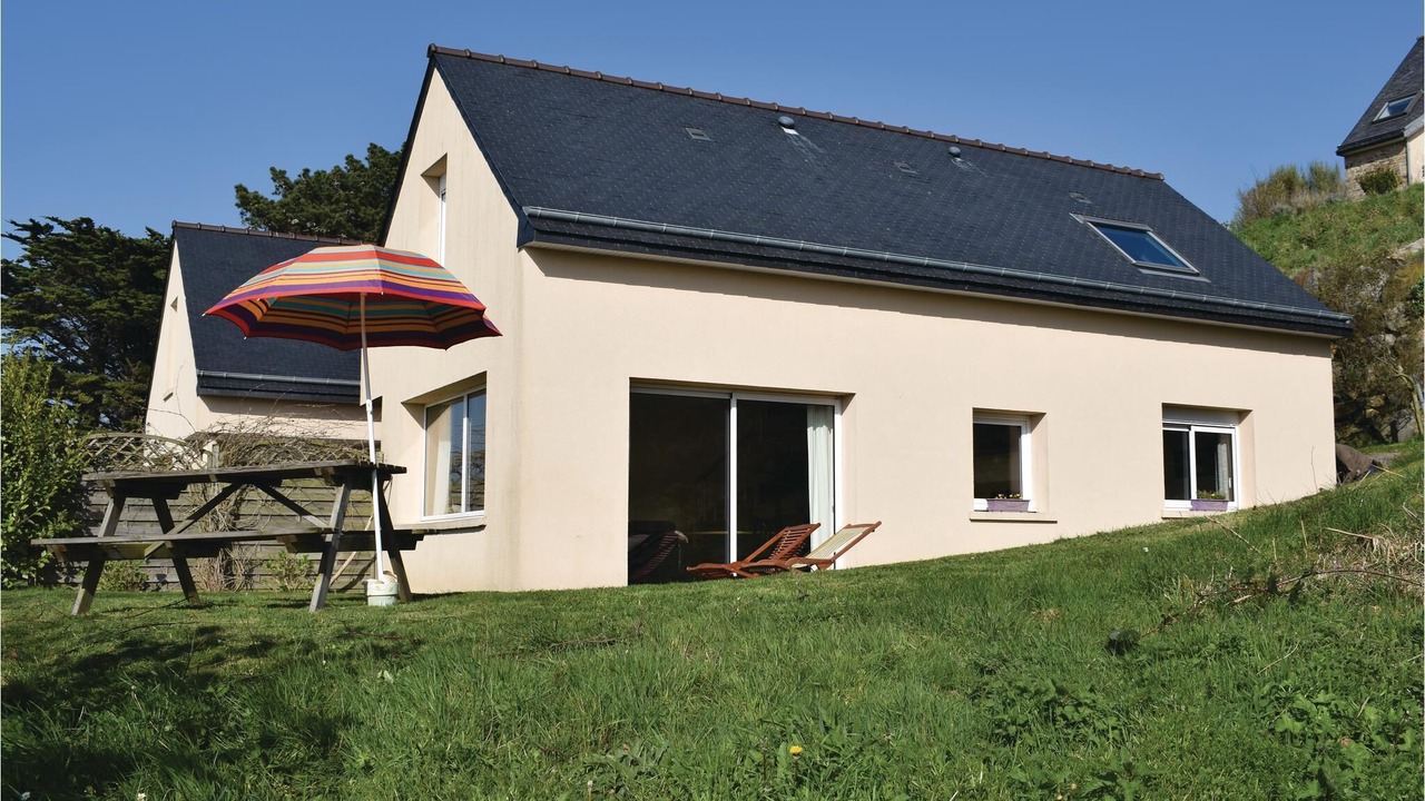 Photo of Outdoor in Saint-Michel-en-Greve