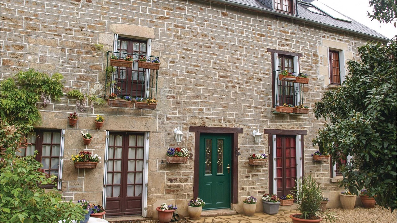 Photo of Buildings in Plouer-sur-Rance