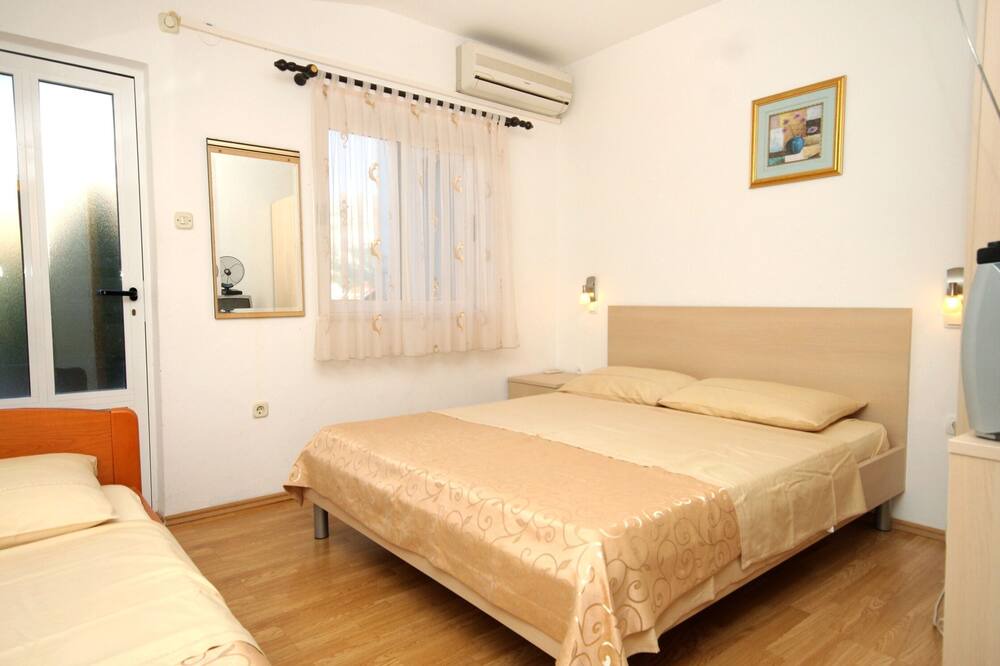 Photo of Bedroom in Slano