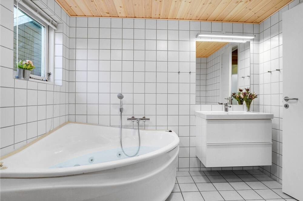 Photo of Bathroom in Snedsted