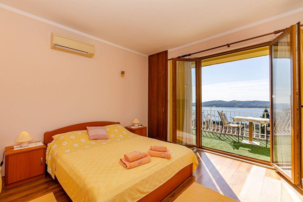 Photo of Bedroom in Orasac