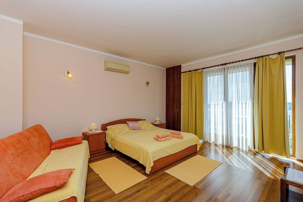 Photo of Bedroom in Orasac