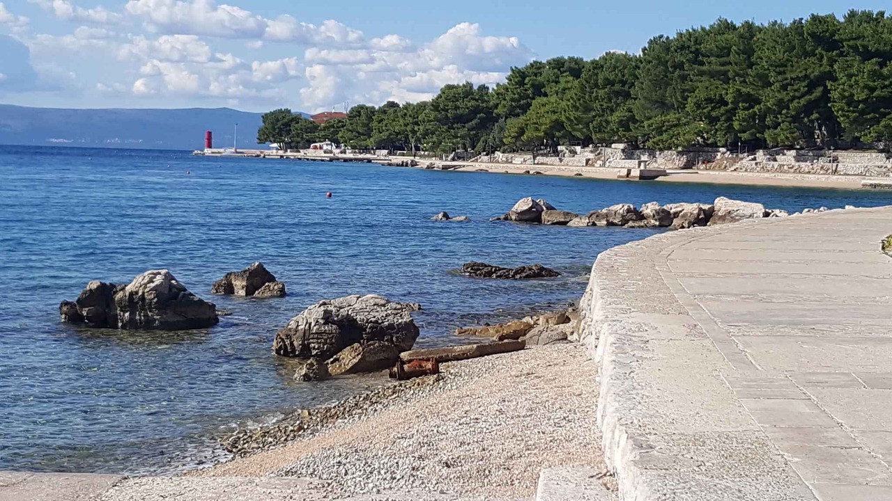 Photo of Others in Cres