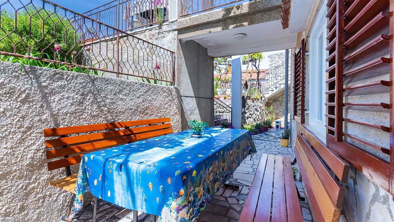 Photo of Outdoor in Cres