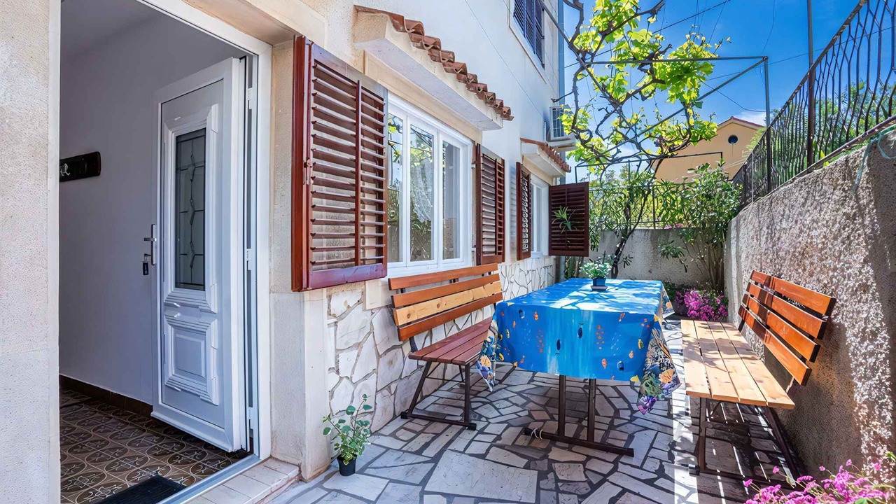 Photo of Outdoor in Cres