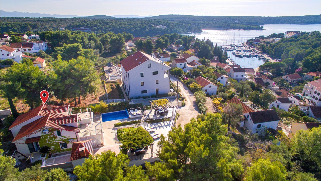 Photo of Outdoor in Cove Makarac (Milna)