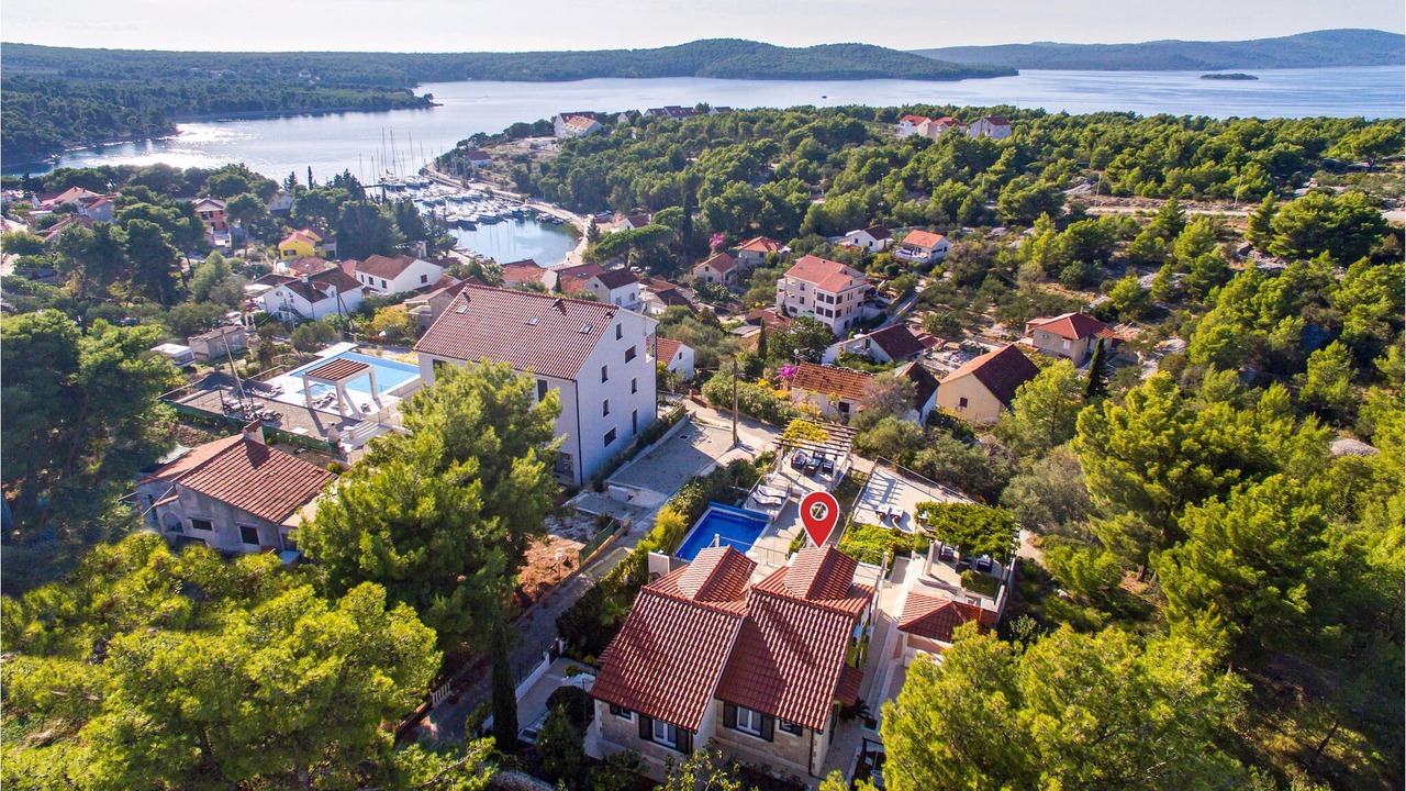 Photo of Outdoor in Cove Makarac (Milna)