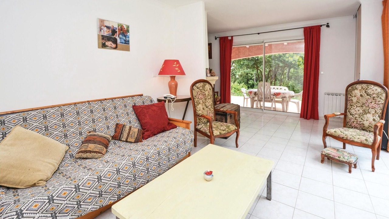 Photo of Livingroom in Sabran