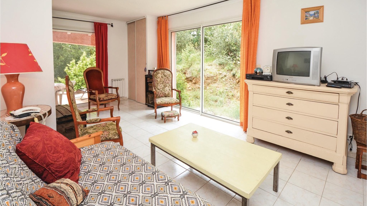 Photo of Livingroom in Sabran