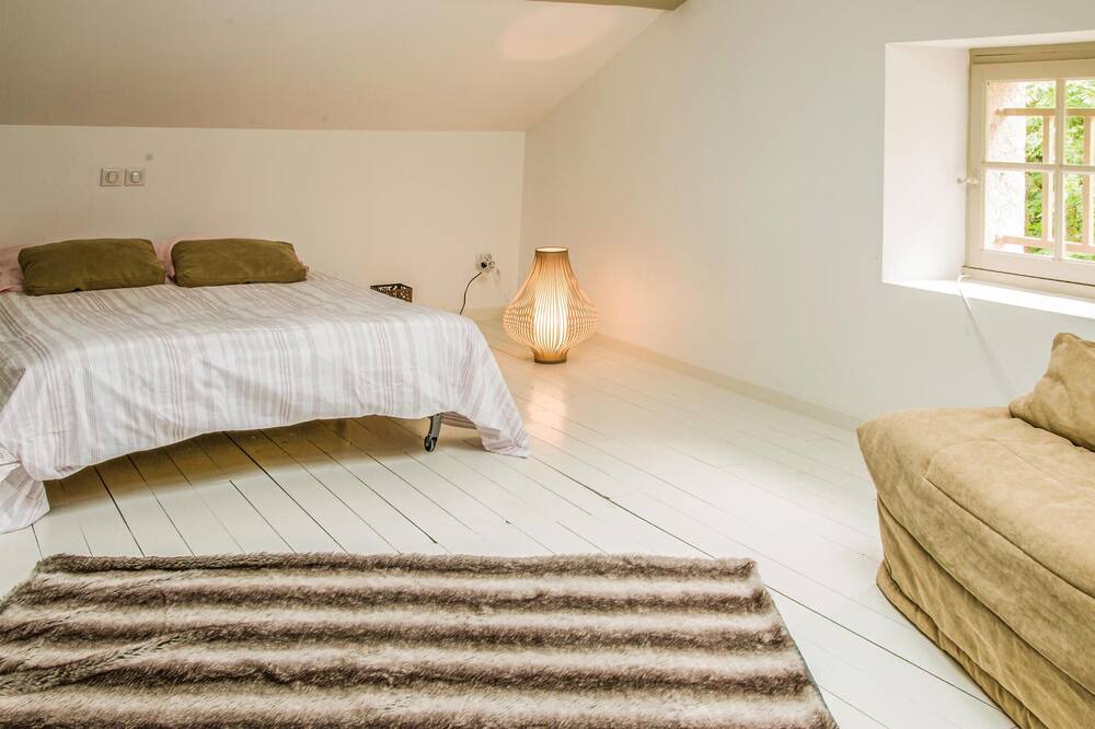 Photo of Bedroom in Sembas