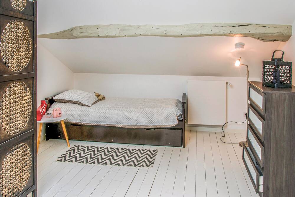 Photo of Bedroom in Sembas