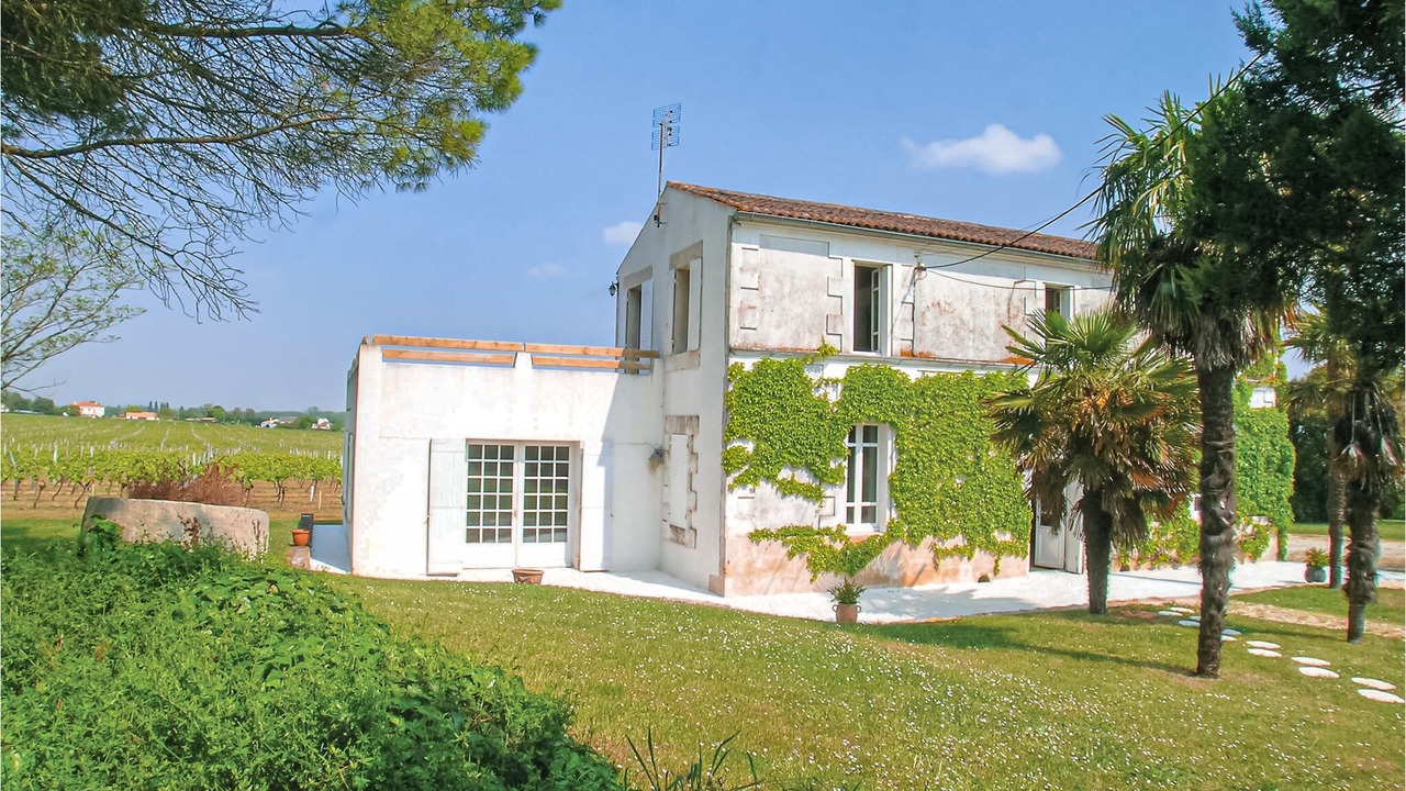 Photo of Outdoor in Saint-Andre-de-Lidon