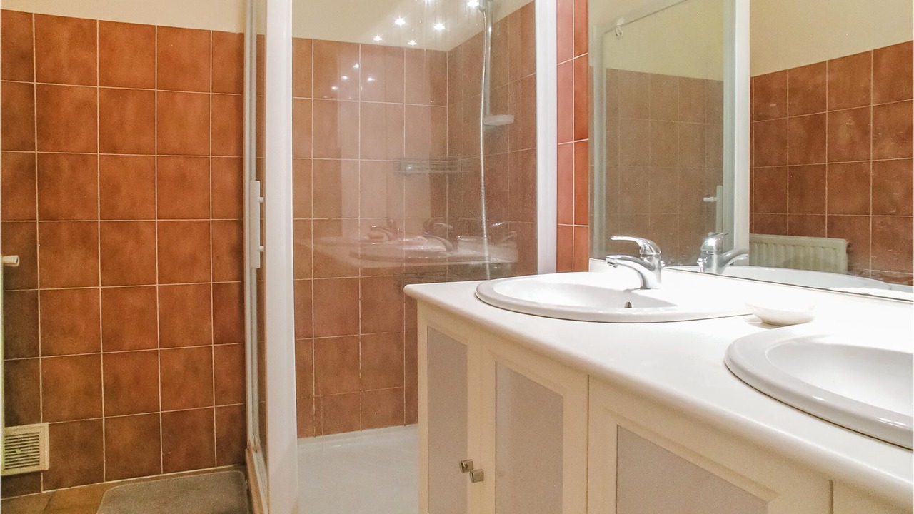 Photo of Bathroom in Saint-Andre-de-Lidon