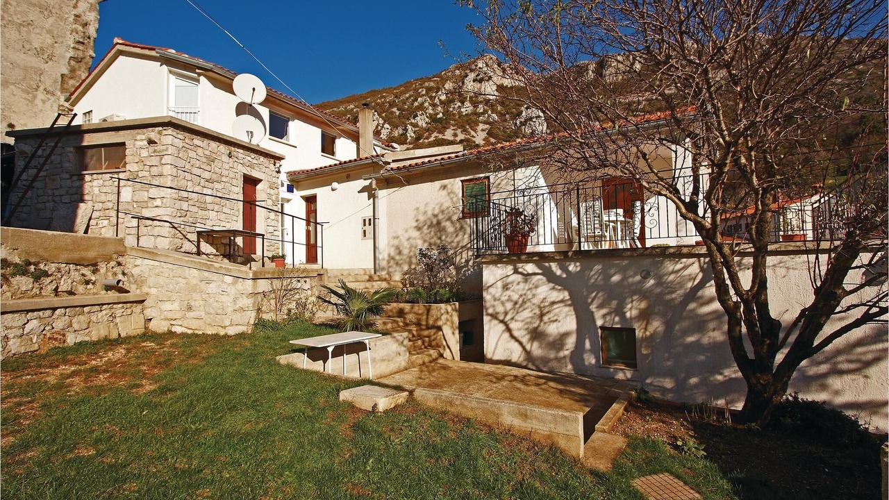 Photo of Outdoor in Plomin
