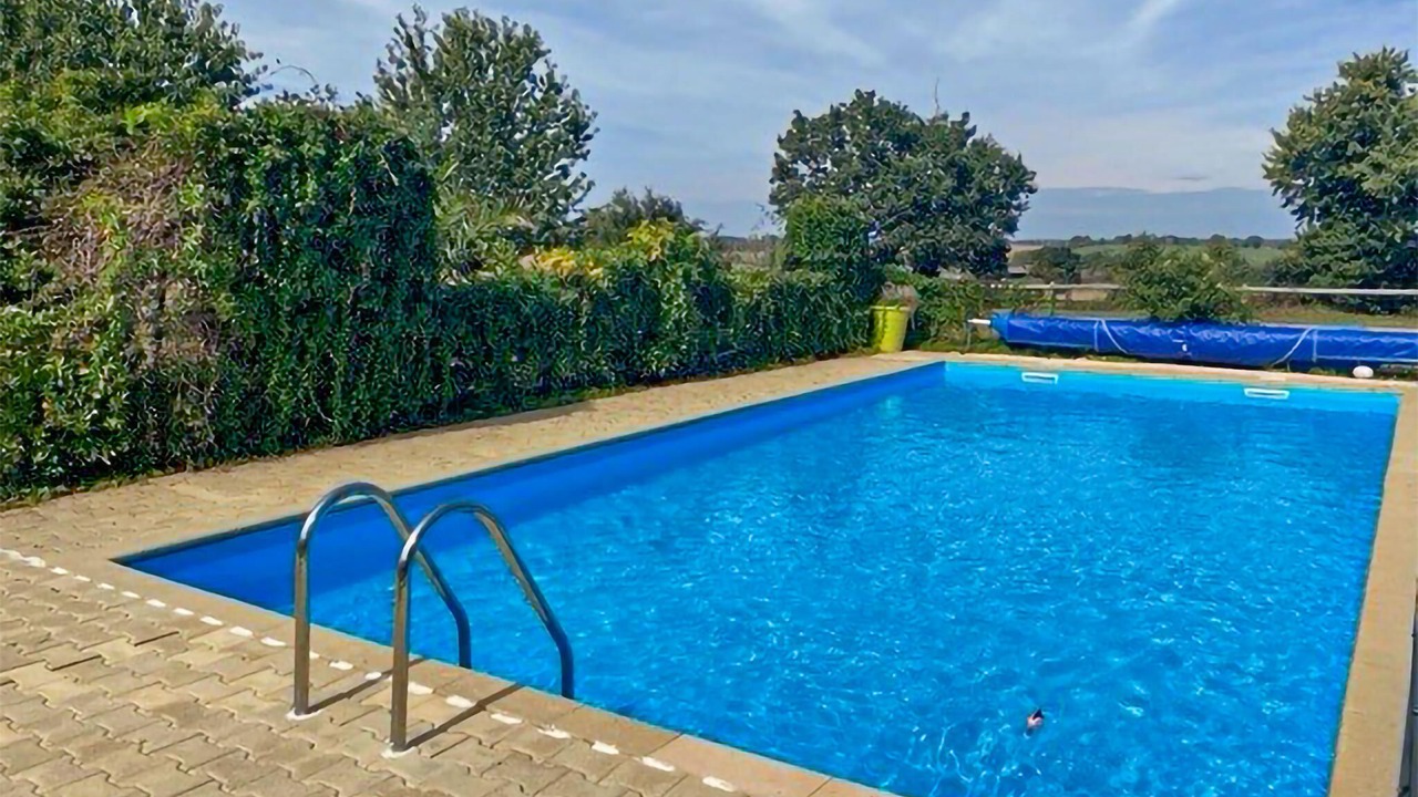 Photo of Outdoor in Eance