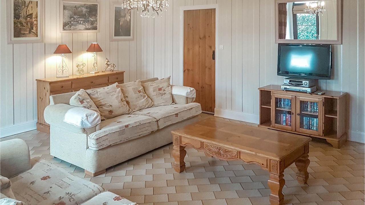 Photo of Others in Eance