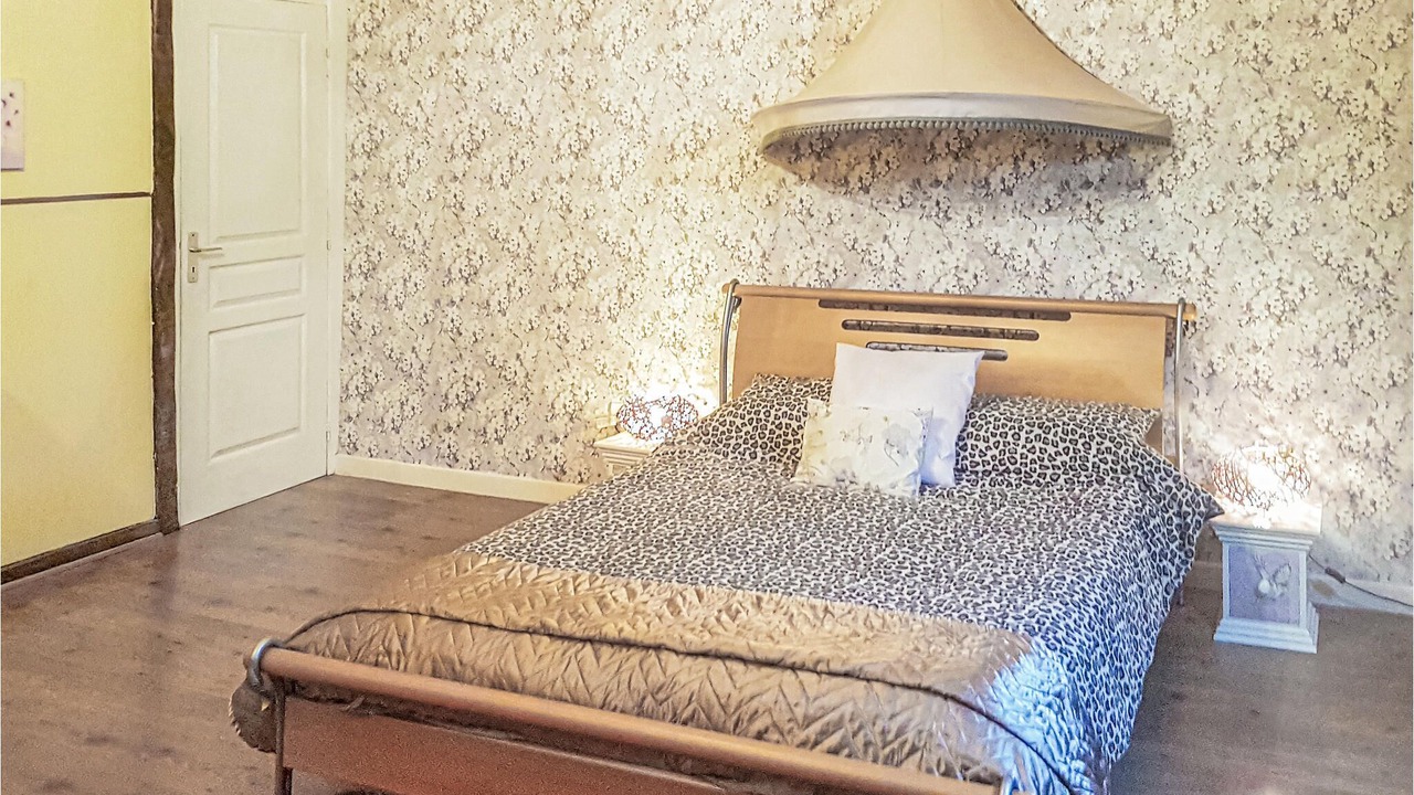 Photo of Others in Eance