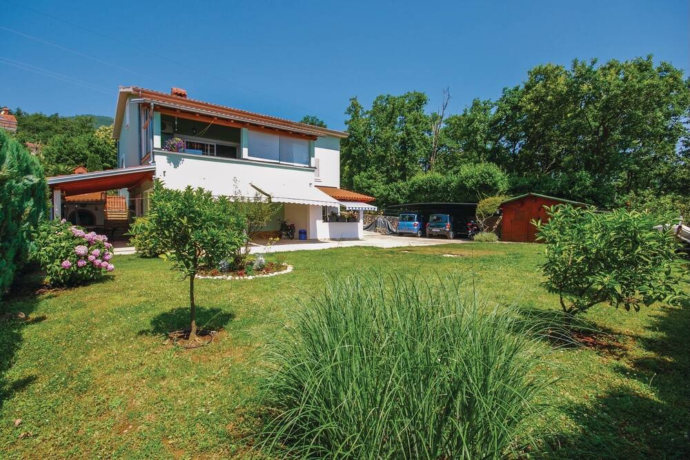 Photo of Outdoor in Opric