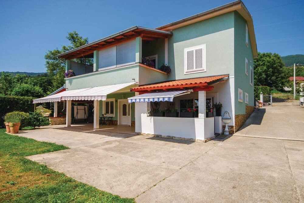 Photo of Outdoor in Opric