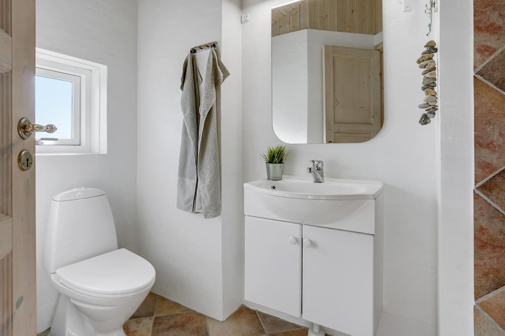 Photo of Bathroom in Næs