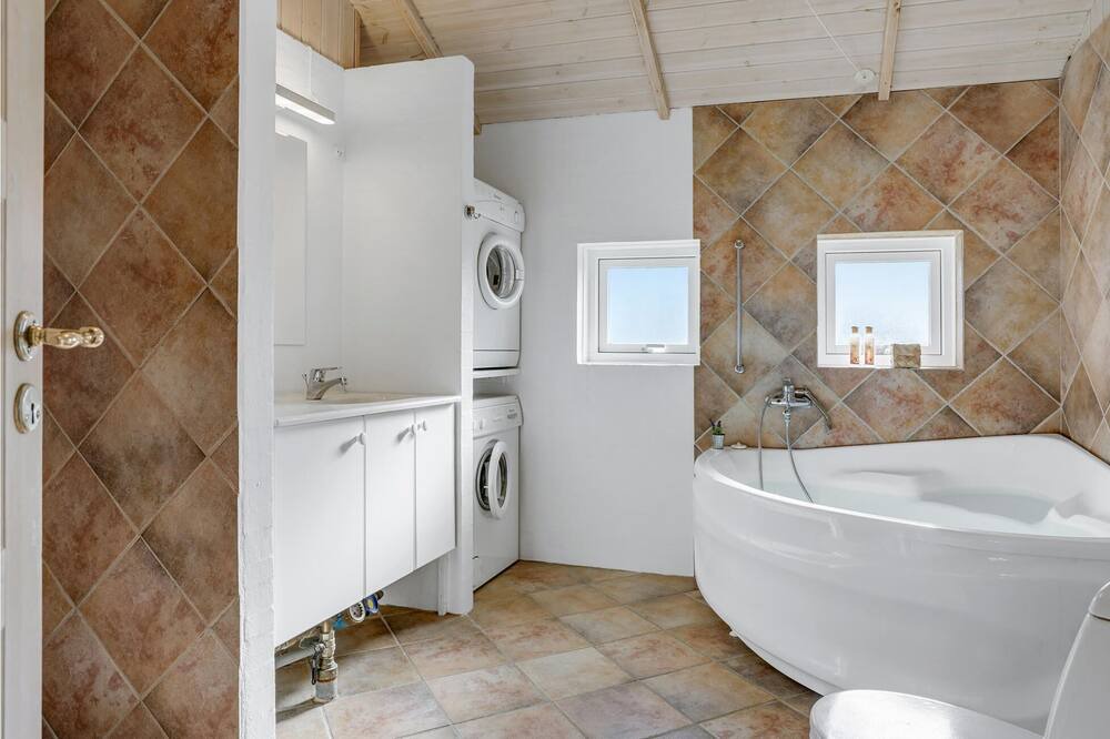 Photo of Bathroom in Næs