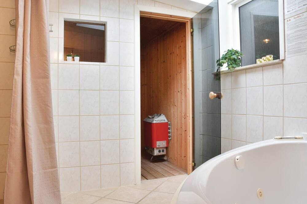 Photo of Bathroom in Lodbjerg Hede