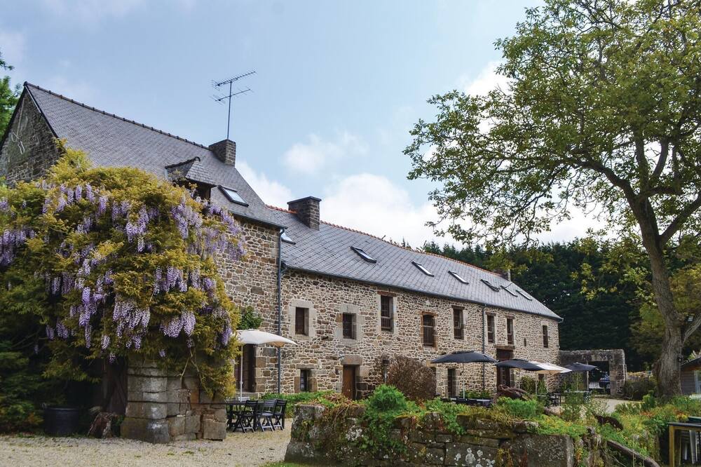 Photo of Others in Taden