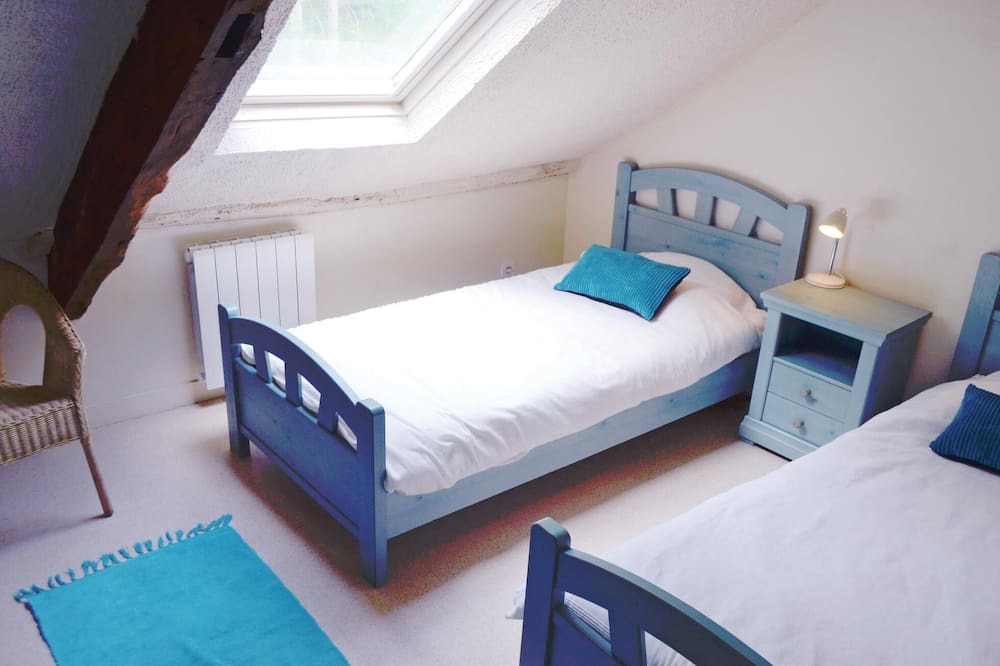 Photo of Others in Taden