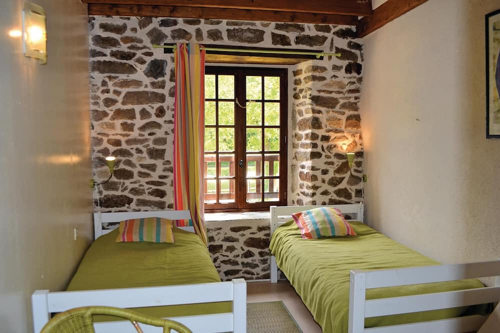 Photo of Others in Taden