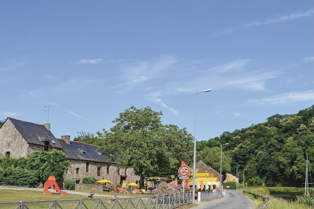 Photo of Others in Taden